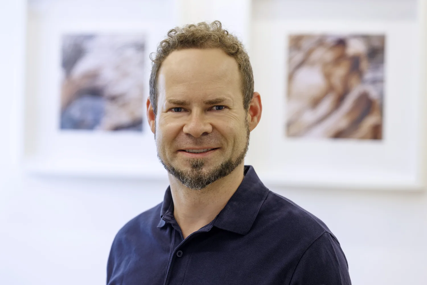 Roman Riegel, Physiotherapeut, Heilpraktiker und Osteopath, in den Praxisräumen